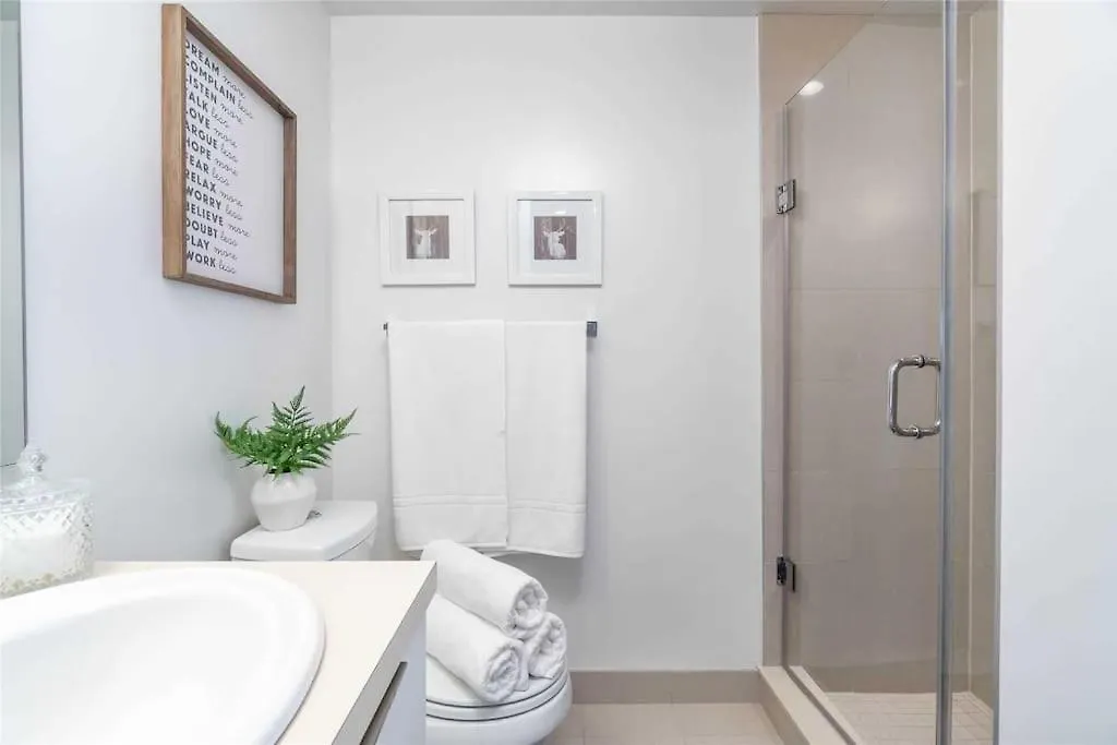 Superior Lakeview Luxury 3-Bedroom Suite On High Floor Toronto Appartement