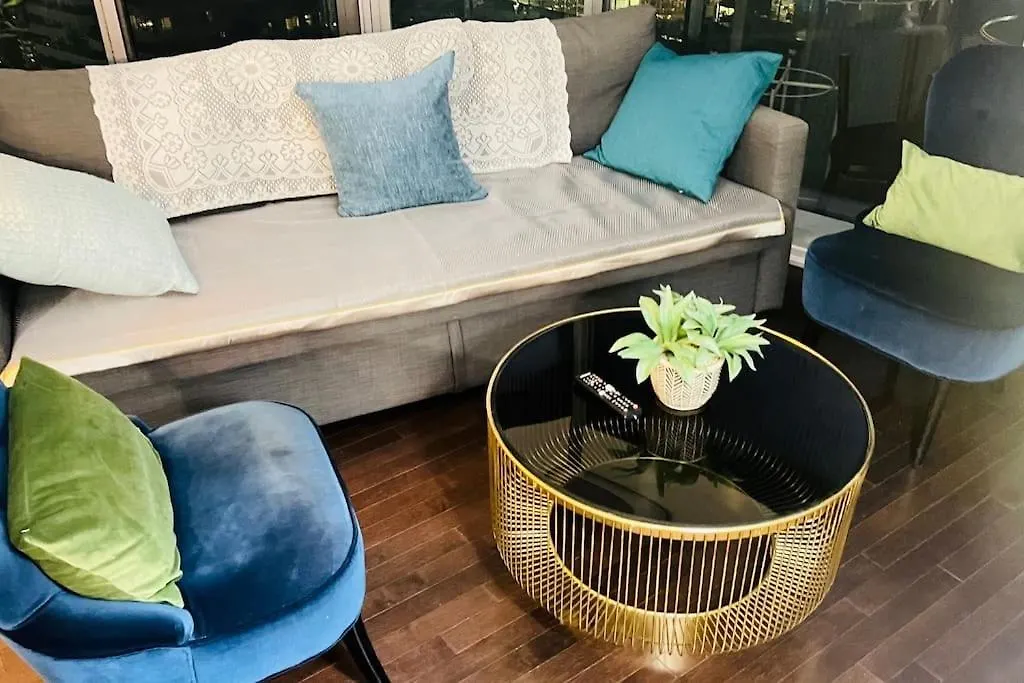 Superior Lakeview Luxury 3-Bedroom Suite On High Floor Toronto