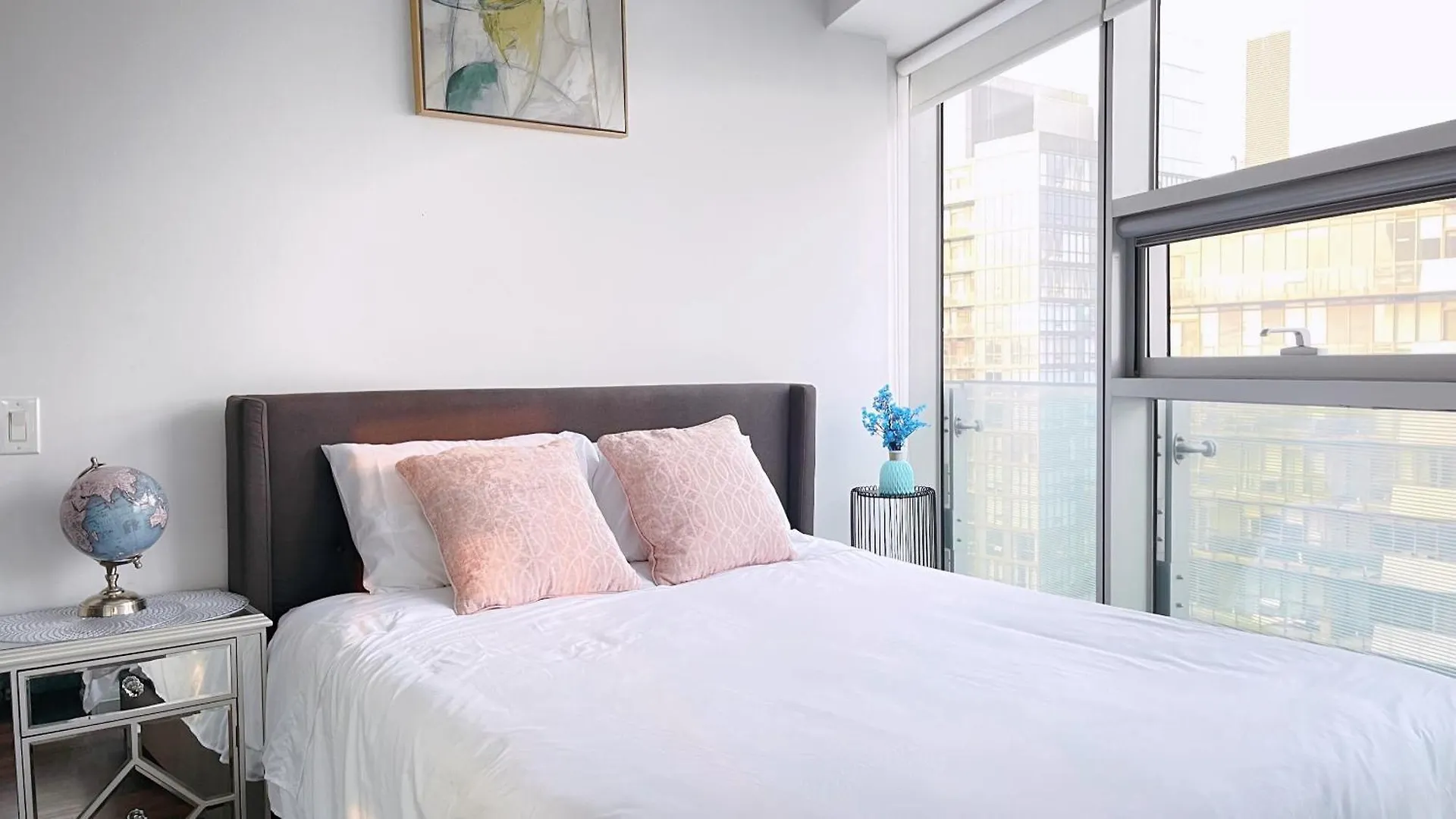 Appartement Superior Lakeview Luxury 3-Bedroom Suite On High Floor Toronto Canada