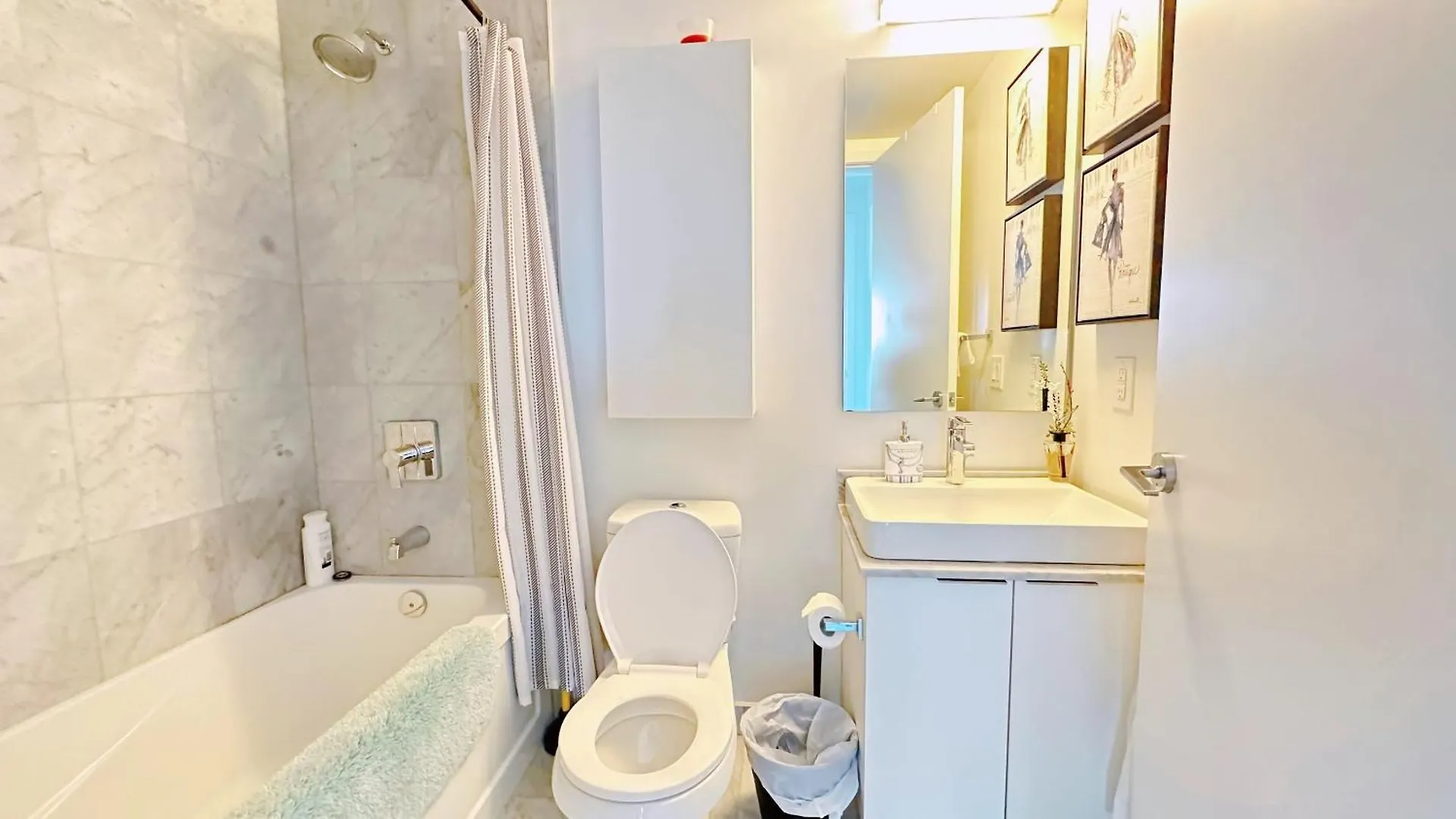 Appartement Superior Lakeview Luxury 3-Bedroom Suite On High Floor Toronto